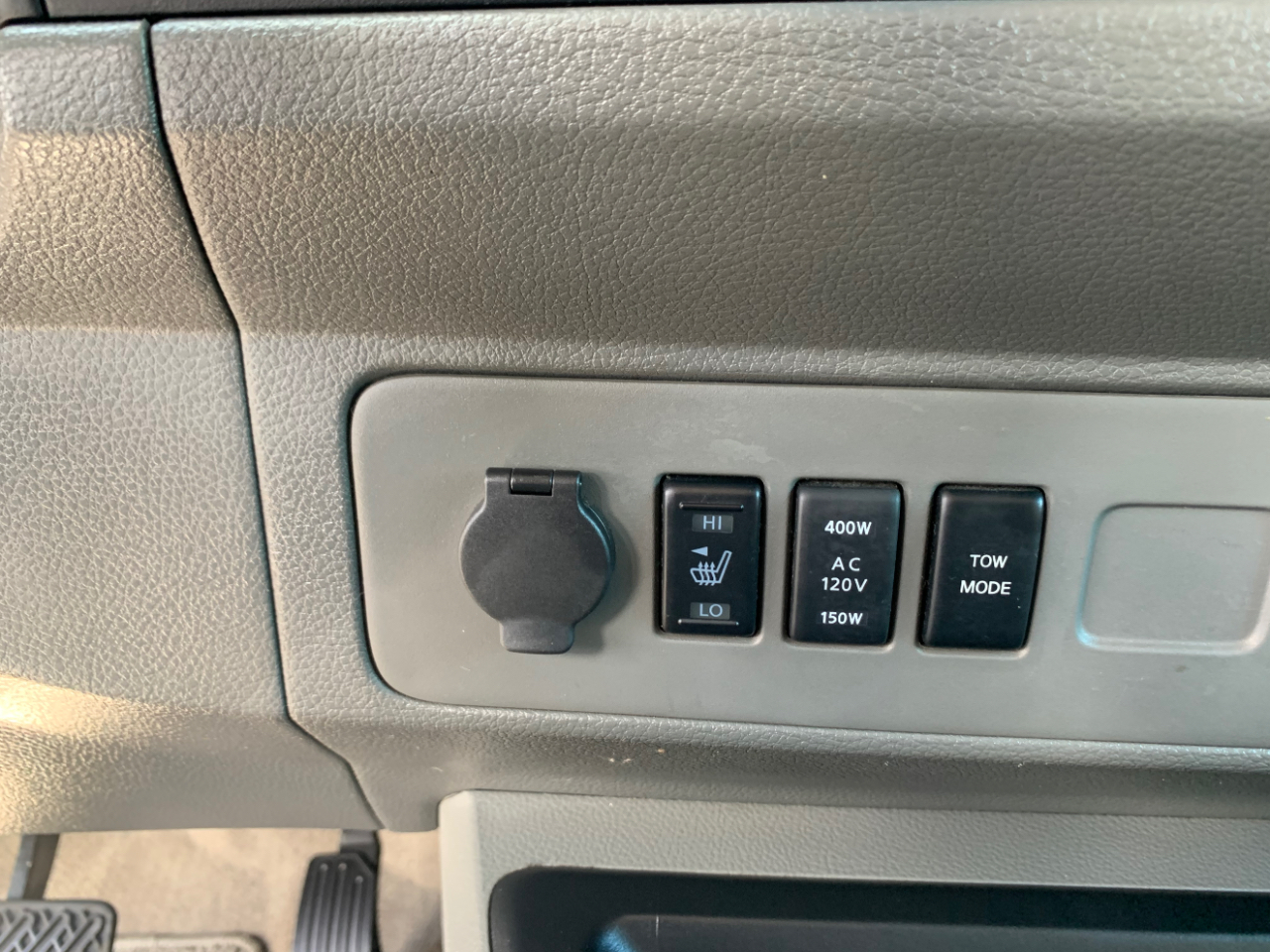 Nissan NV Passenger NV3500 HD SL V8 2019