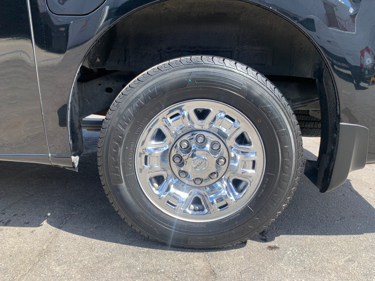 Nissan NV Passenger NV3500 HD SL V8 2019