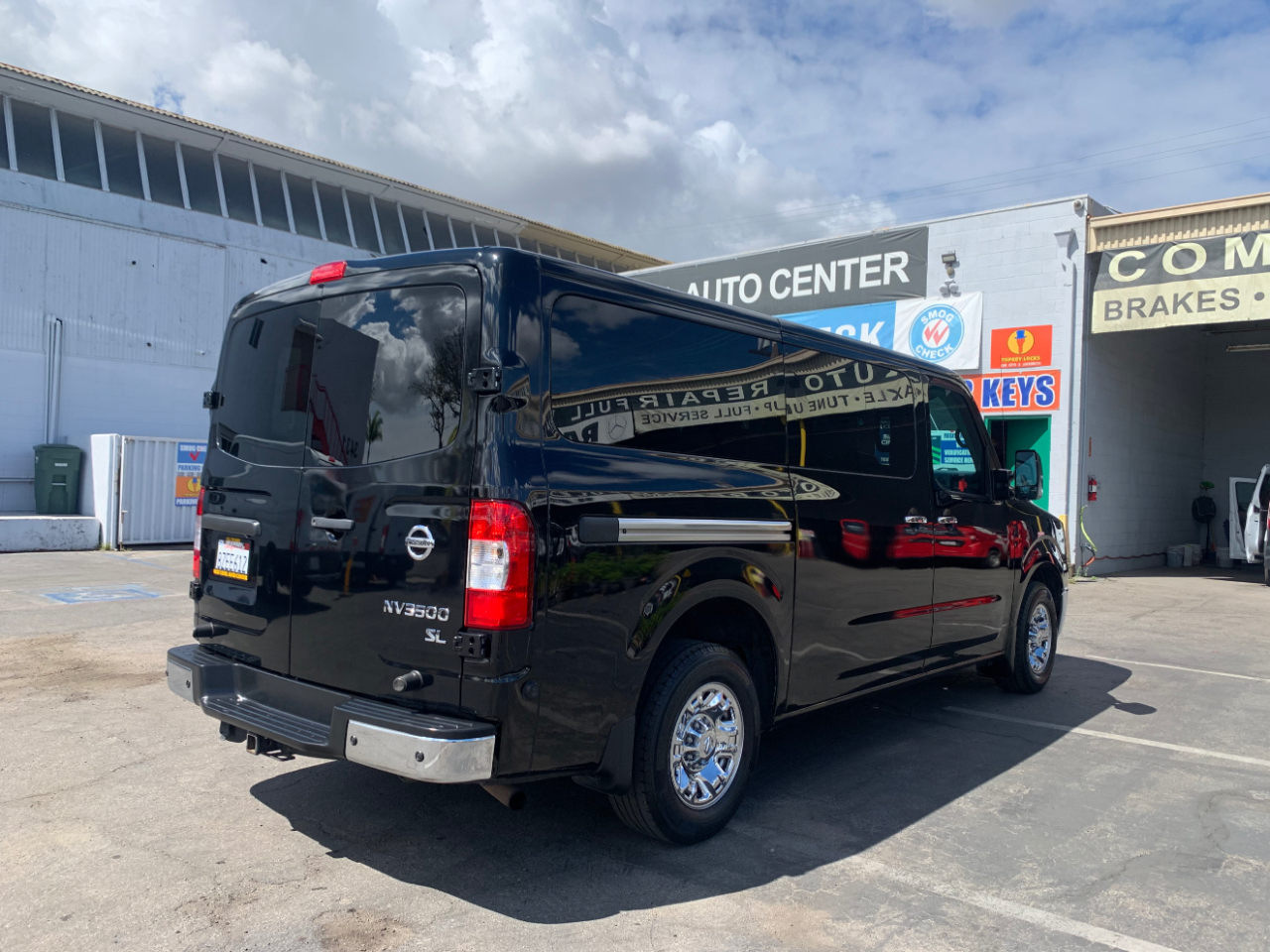 Nissan NV Passenger NV3500 HD SL V8 2019