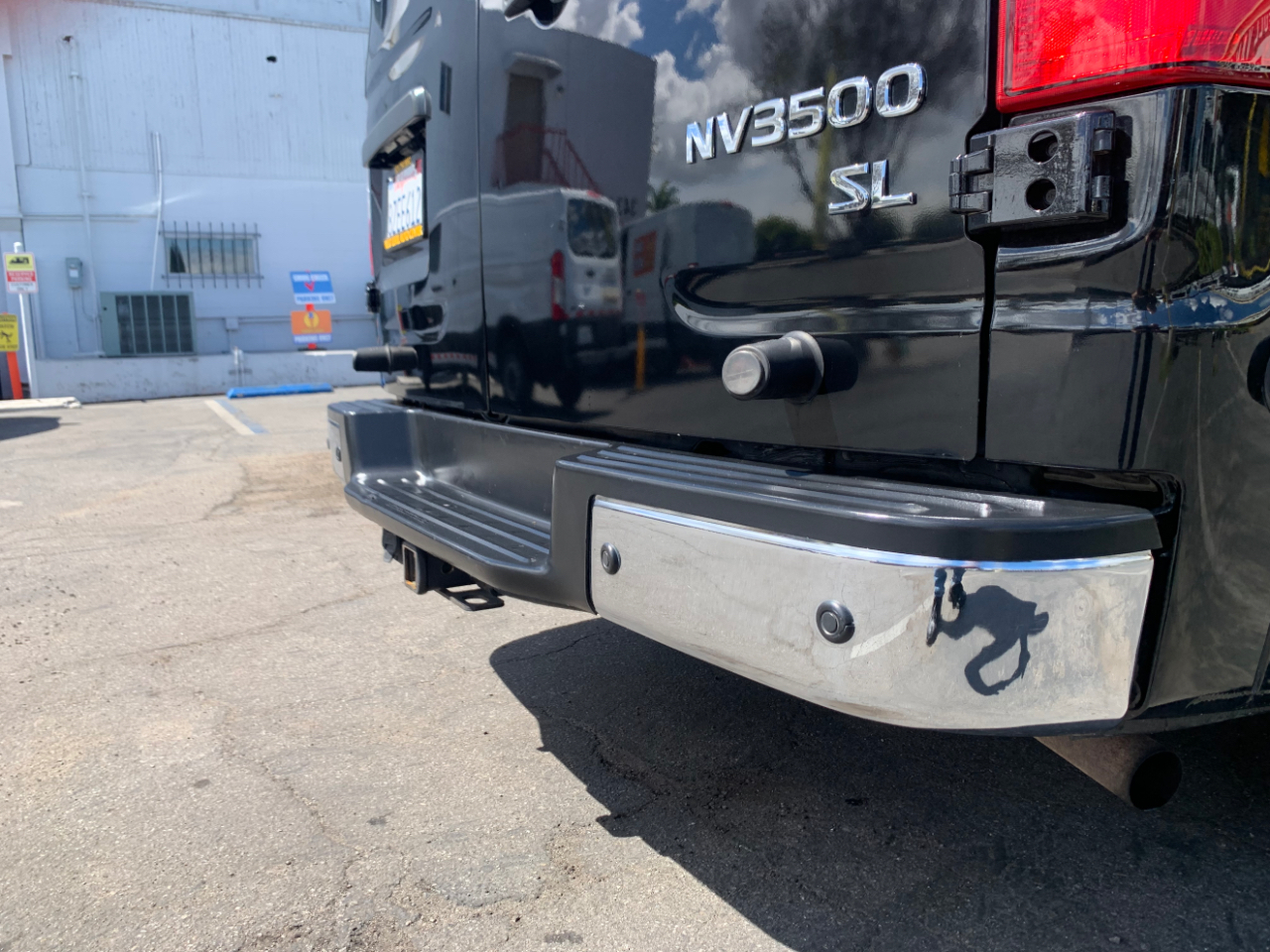 Nissan NV Passenger NV3500 HD SL V8 2019
