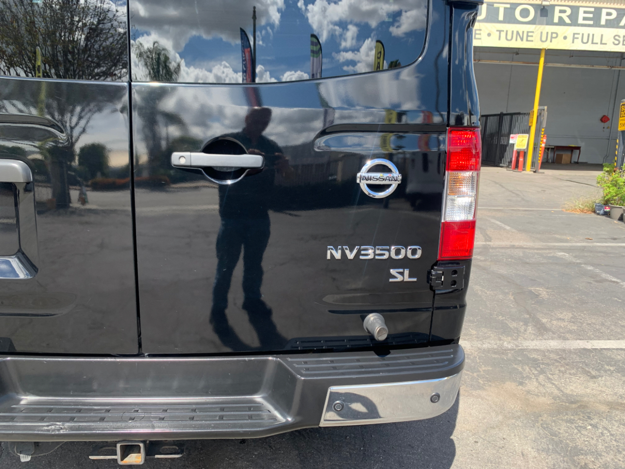 Nissan NV Passenger NV3500 HD SL V8 2019
