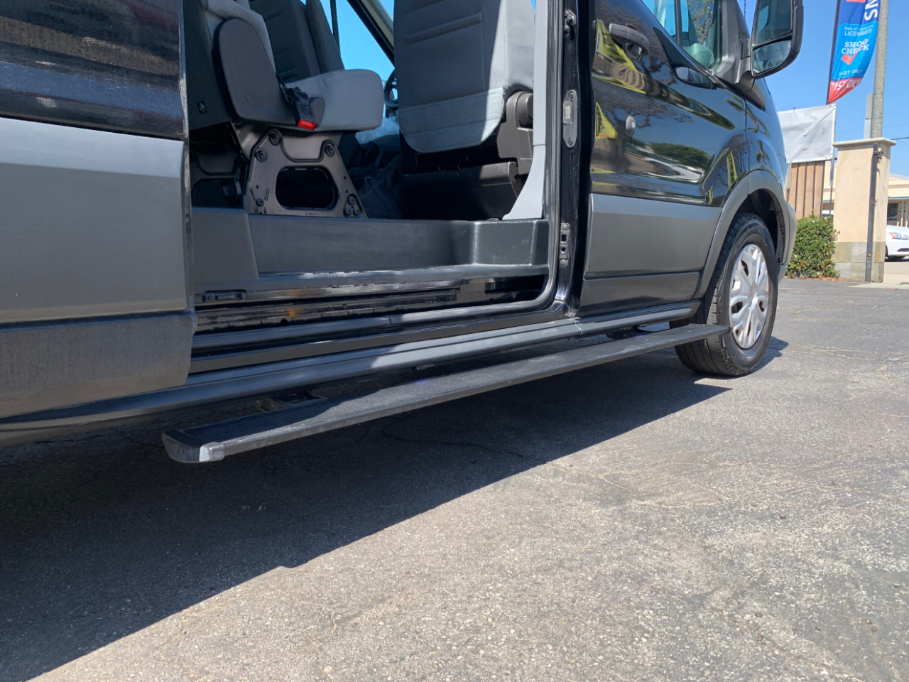 Ford Transit Passenger Wagon T-350 148" Med Roof XLT Sliding RH Dr 2018