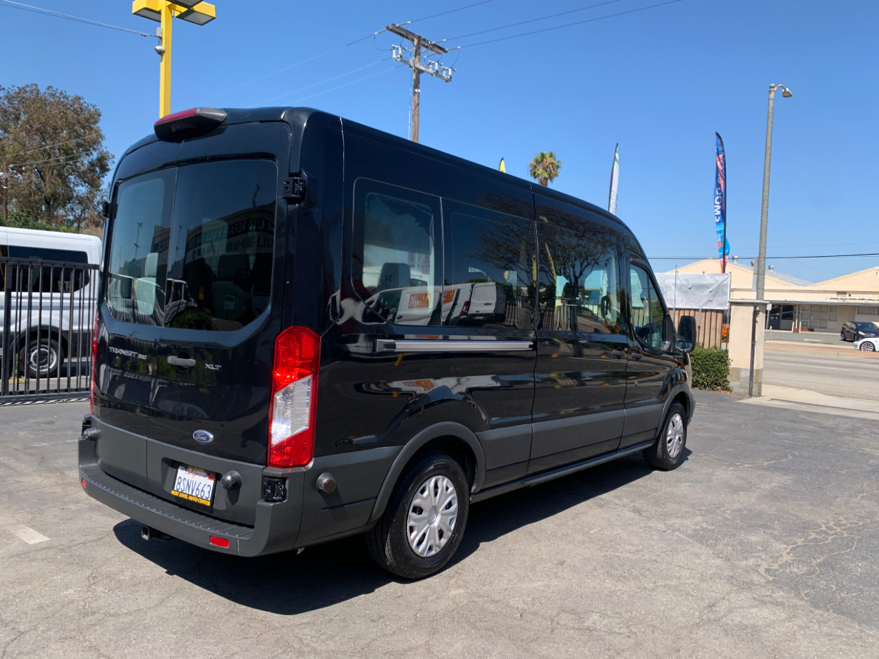 Ford Transit Passenger Wagon T-350 148" Med Roof XLT Sliding RH Dr 2018
