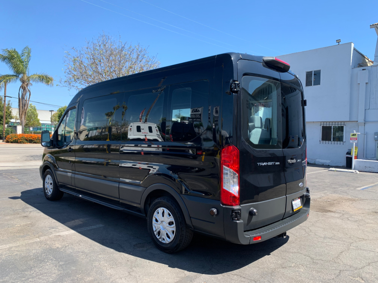 Ford Transit Passenger Wagon T-350 148" Med Roof XLT Sliding RH Dr 2018