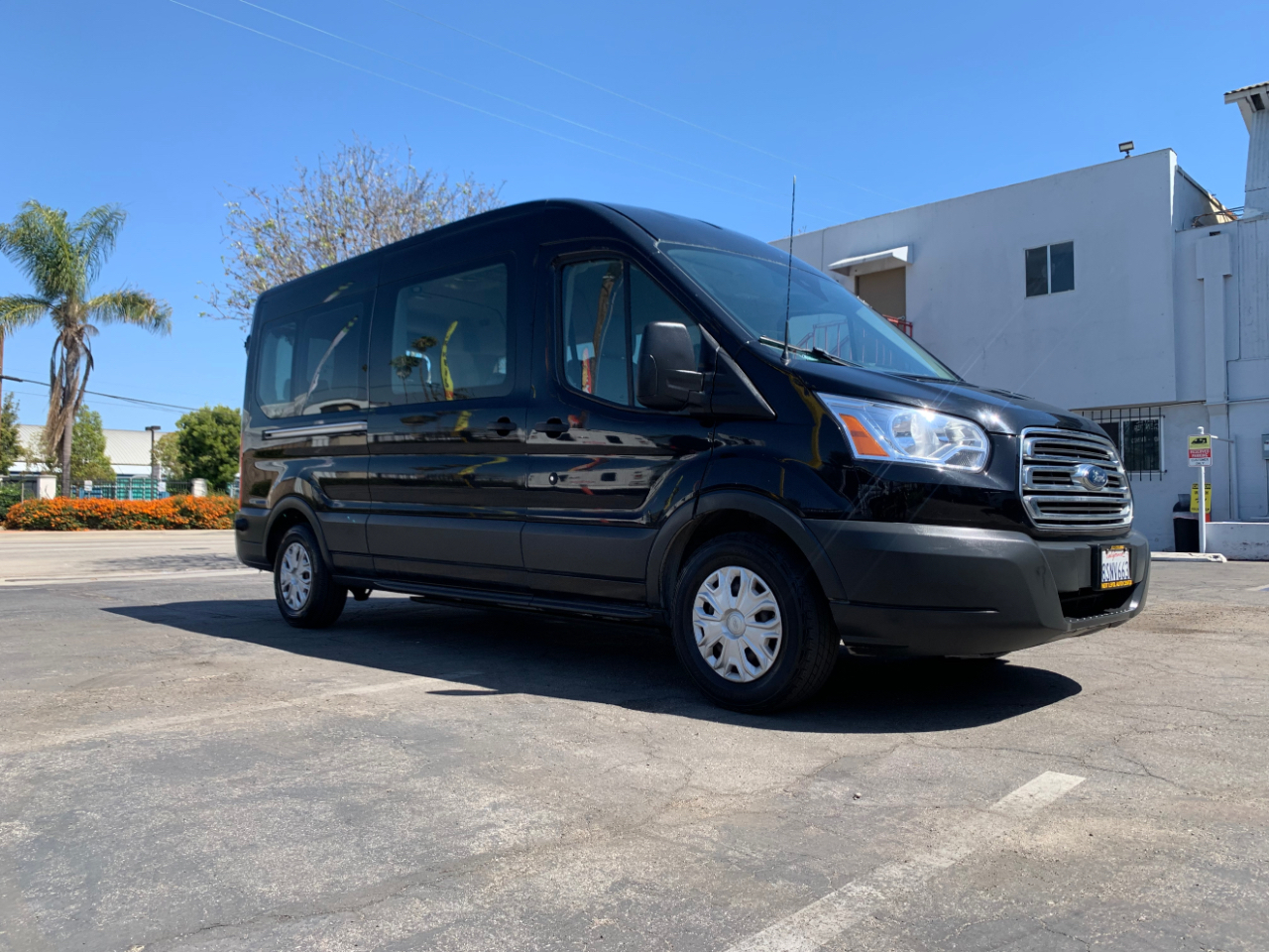 Ford Transit Passenger Wagon T-350 148" Med Roof XLT Sliding RH Dr 2018