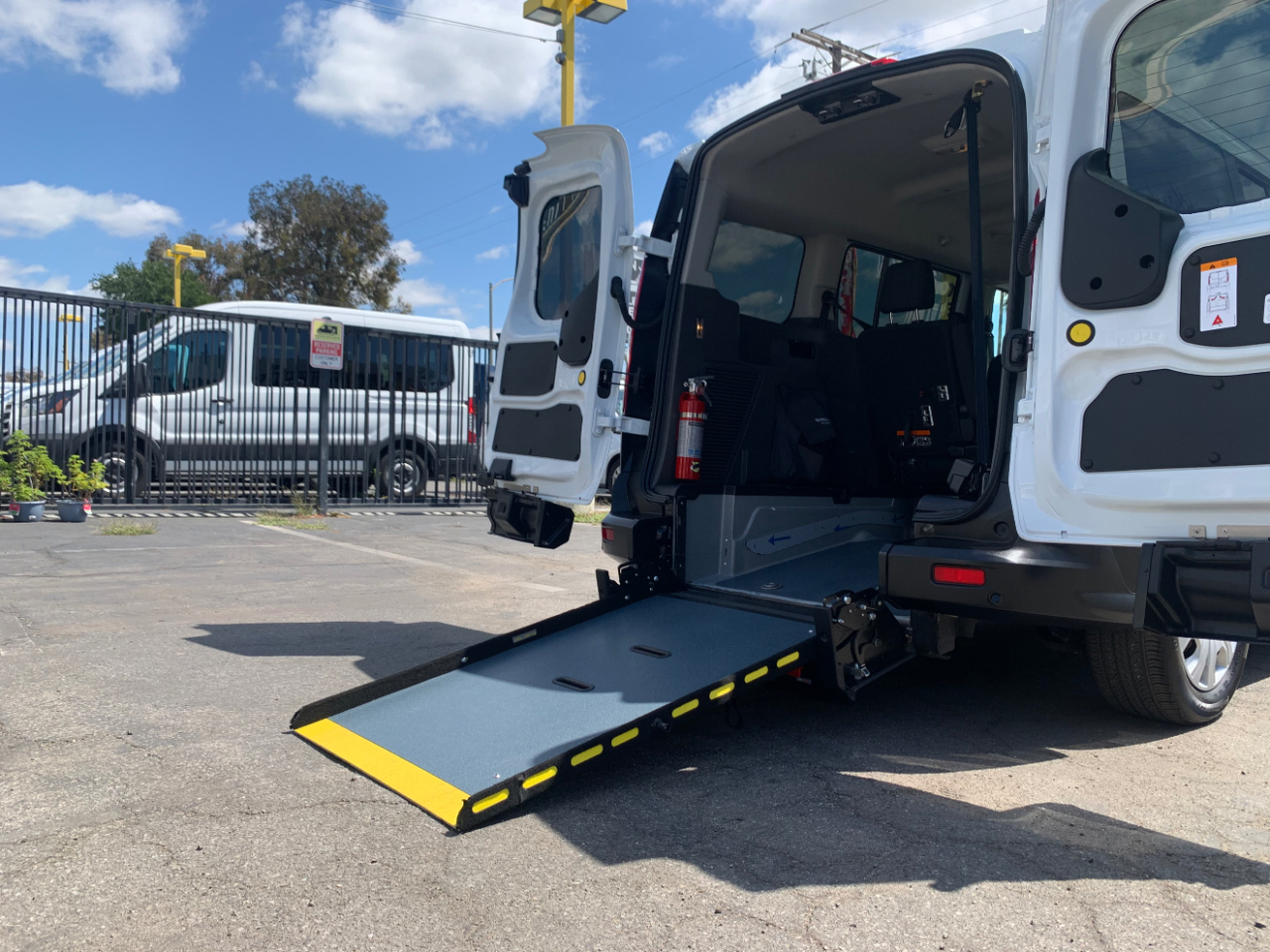 Ford Transit Connect Wagon XL LWB w/Rear Symmetrical Doors 2022