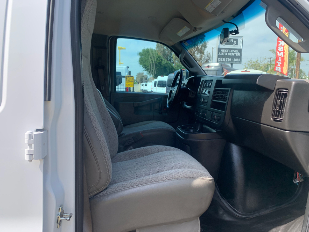 Chevrolet Express Cargo Van RWD 3500 135" 2022