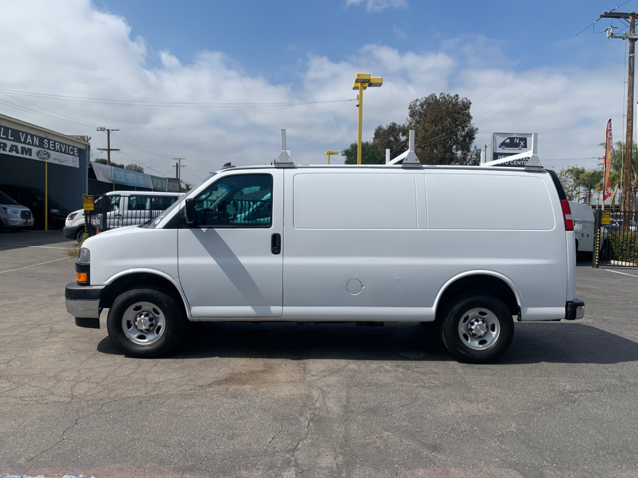 Chevrolet Express Cargo Van RWD 3500 135" 2022