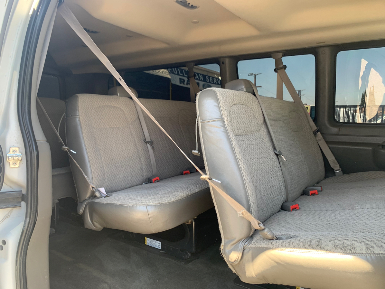 Chevrolet Express Passenger RWD 3500 155" LT 2019