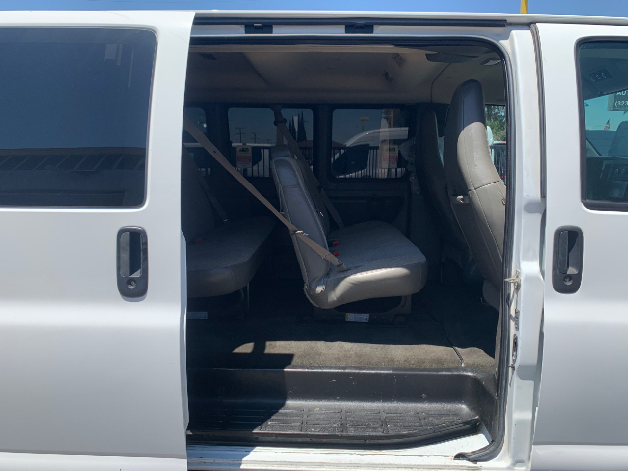 Chevrolet Express Passenger RWD 3500 155" LT 2019