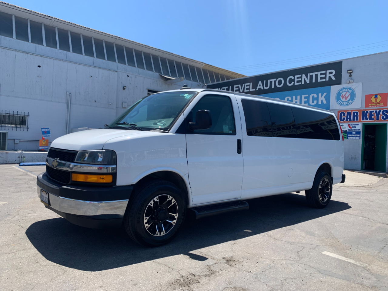 Chevrolet Express Passenger RWD 3500 155" LT 2019