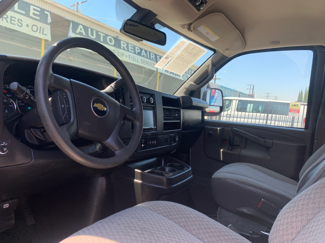 Chevrolet Express Passenger RWD 3500 155" LT 2019
