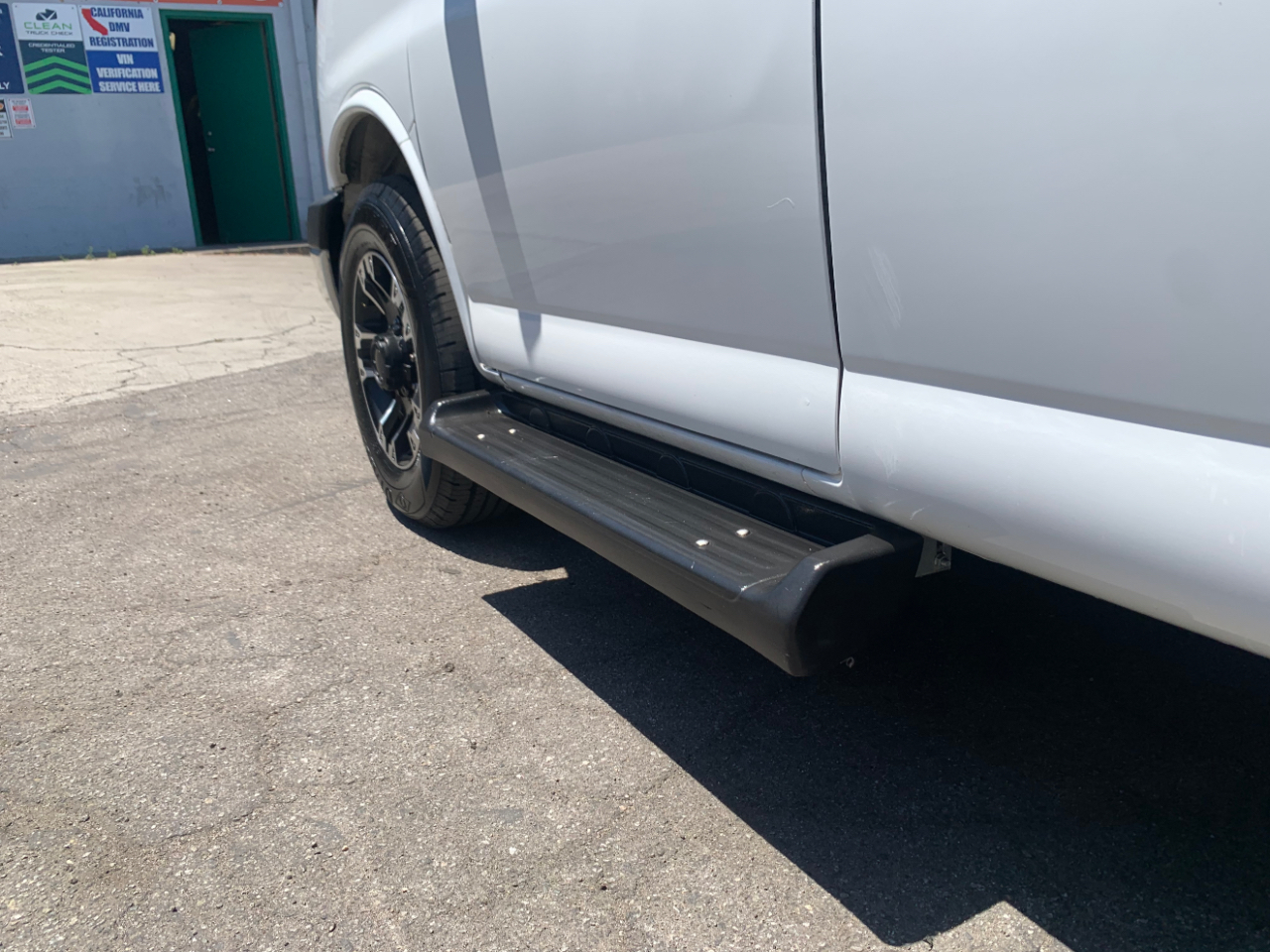Chevrolet Express Passenger RWD 3500 155" LT 2019