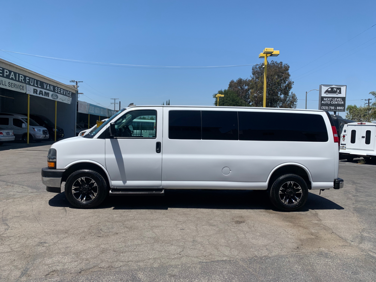 Chevrolet Express Passenger RWD 3500 155" LT 2019