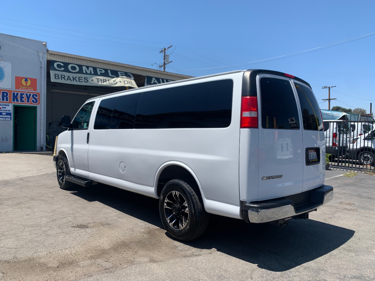 Chevrolet Express Passenger RWD 3500 155" LT 2019