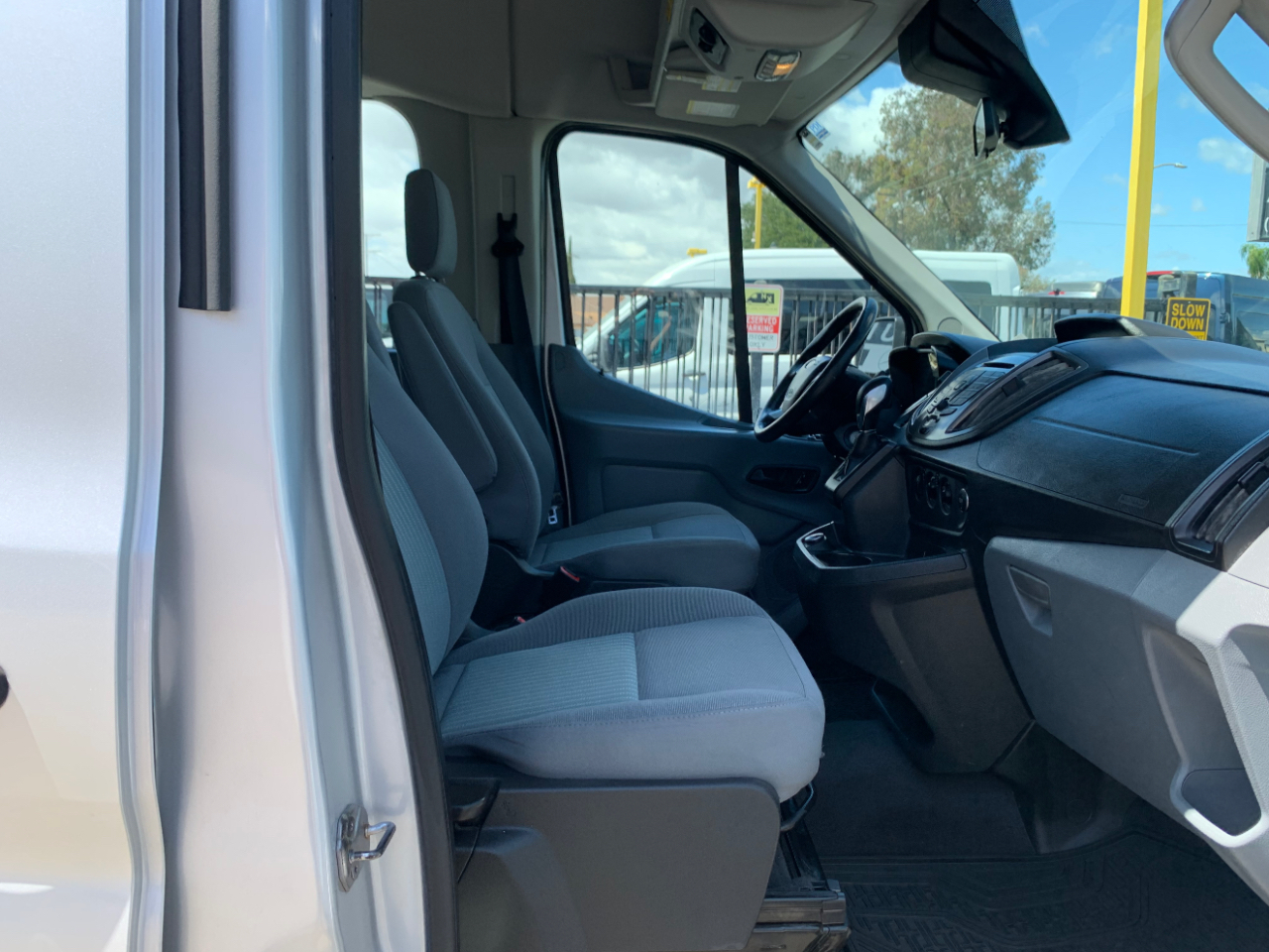 Ford Transit Wagon T-350 148" EL High Roof XLT Sliding RH Dr DRW 2017