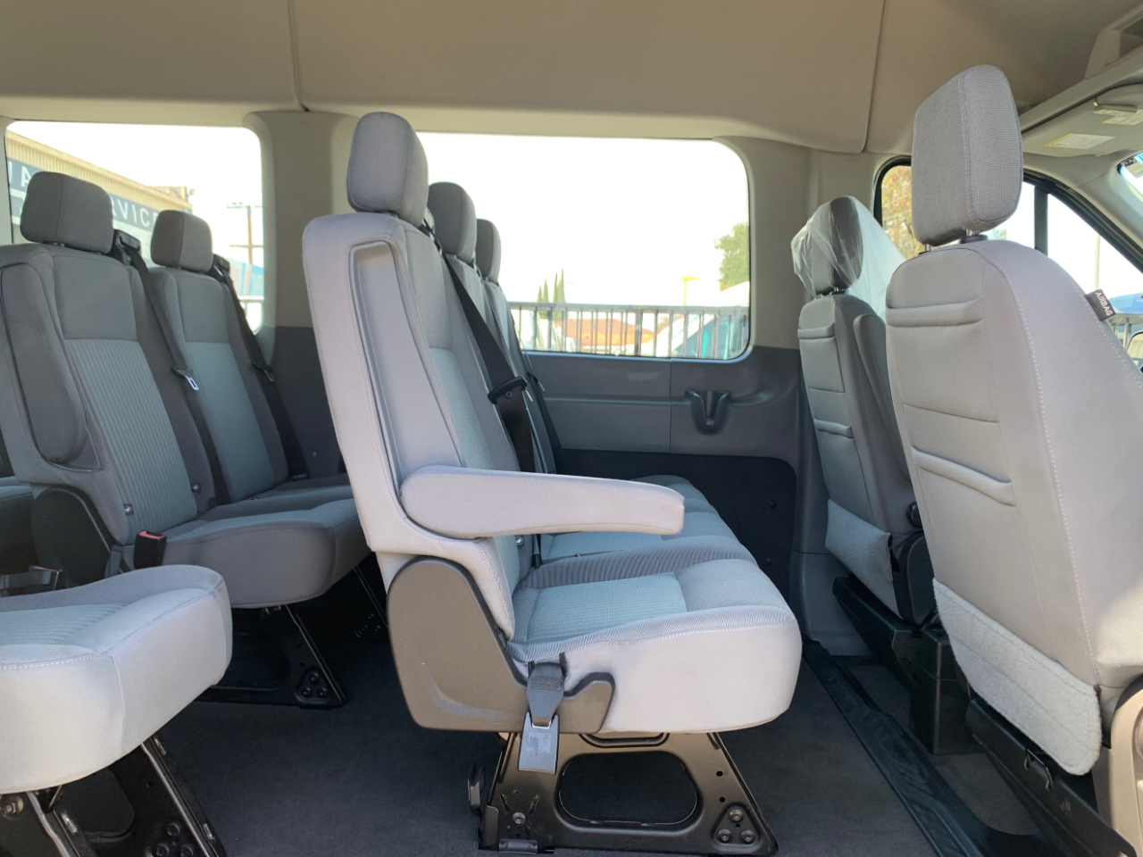 Ford Transit Wagon T-350 148" EL High Roof XLT Sliding RH Dr DRW 2017