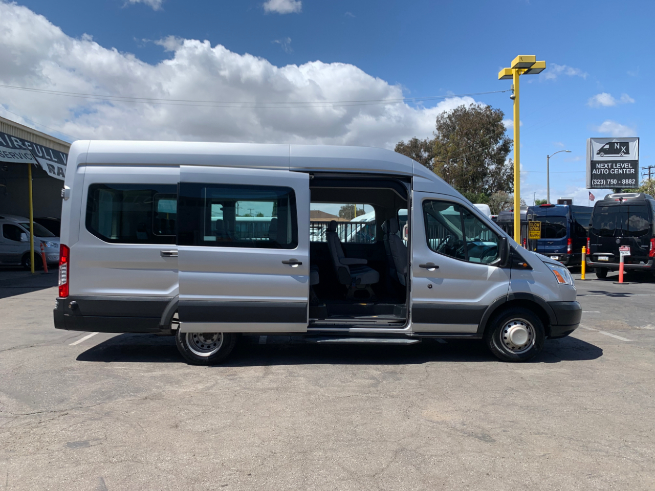 Ford Transit Wagon T-350 148" EL High Roof XLT Sliding RH Dr DRW 2017