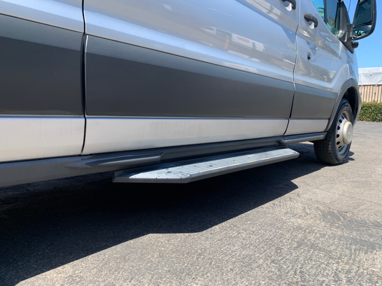 Ford Transit Wagon T-350 148" EL High Roof XLT Sliding RH Dr DRW 2017