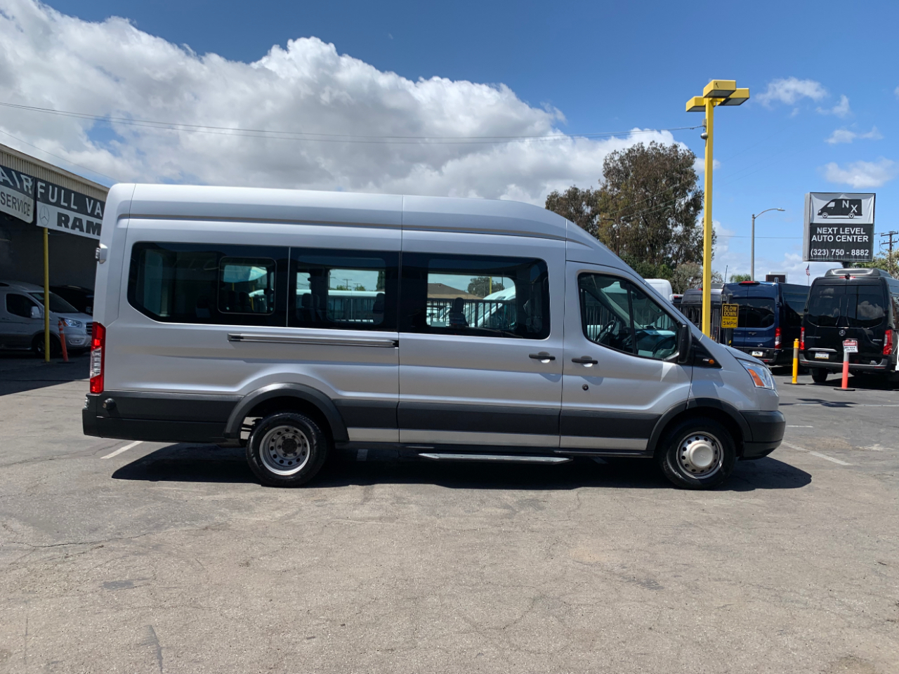Ford Transit Wagon T-350 148" EL High Roof XLT Sliding RH Dr DRW 2017