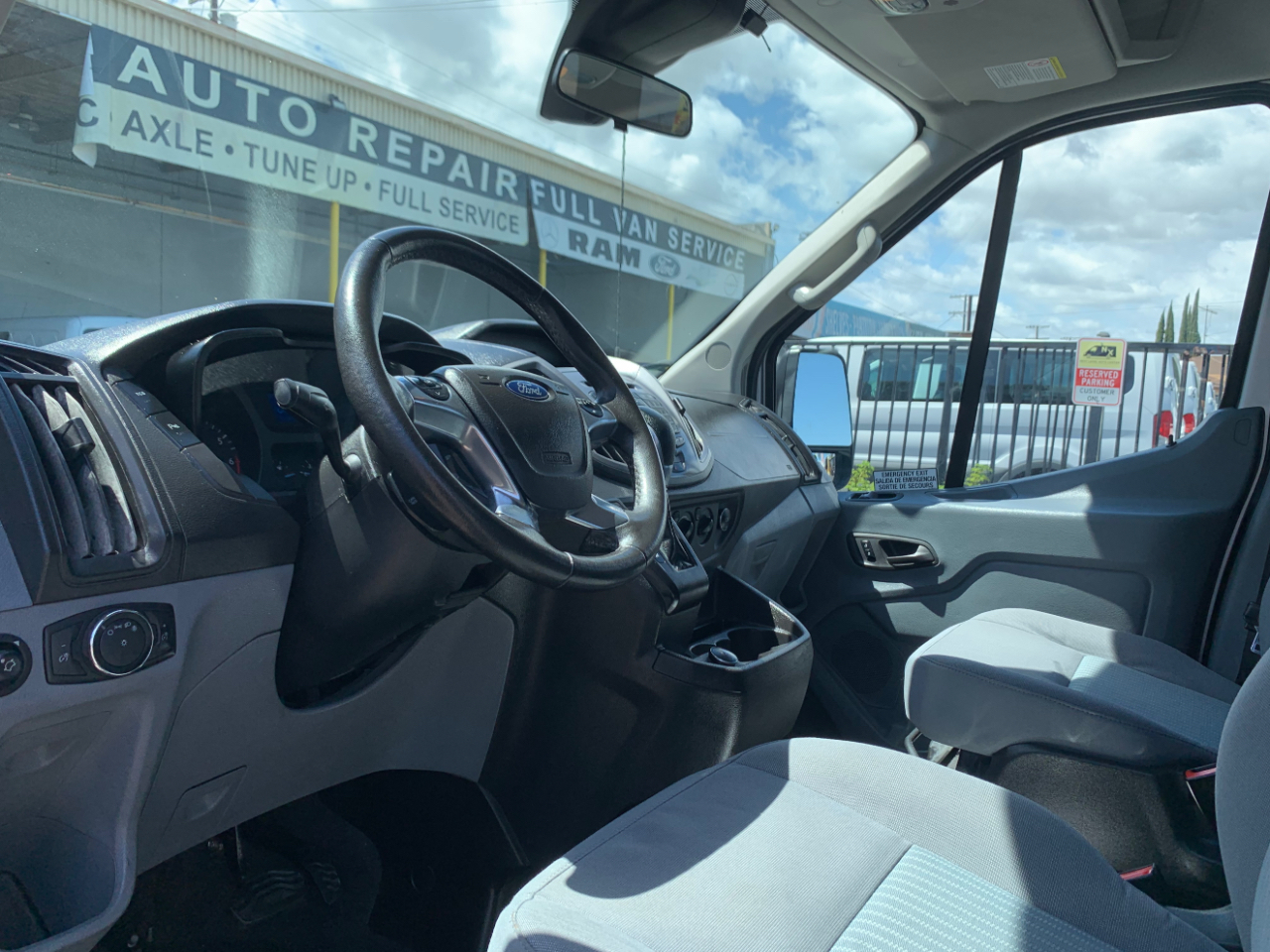 Ford Transit Wagon T-350 148" EL High Roof XLT Sliding RH Dr DRW 2017