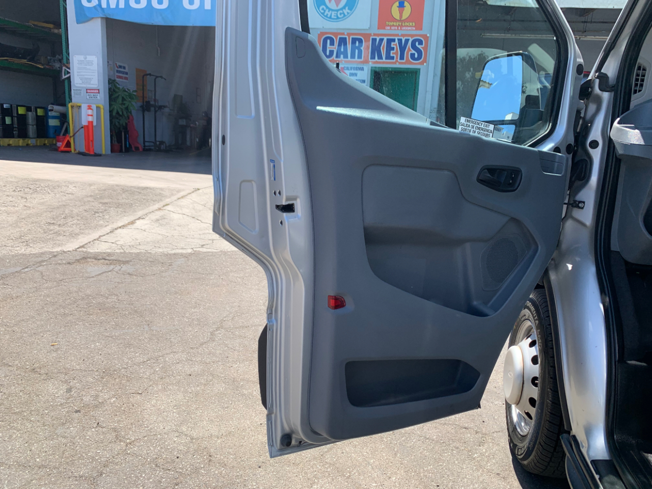 Ford Transit Wagon T-350 148" EL High Roof XLT Sliding RH Dr DRW 2017