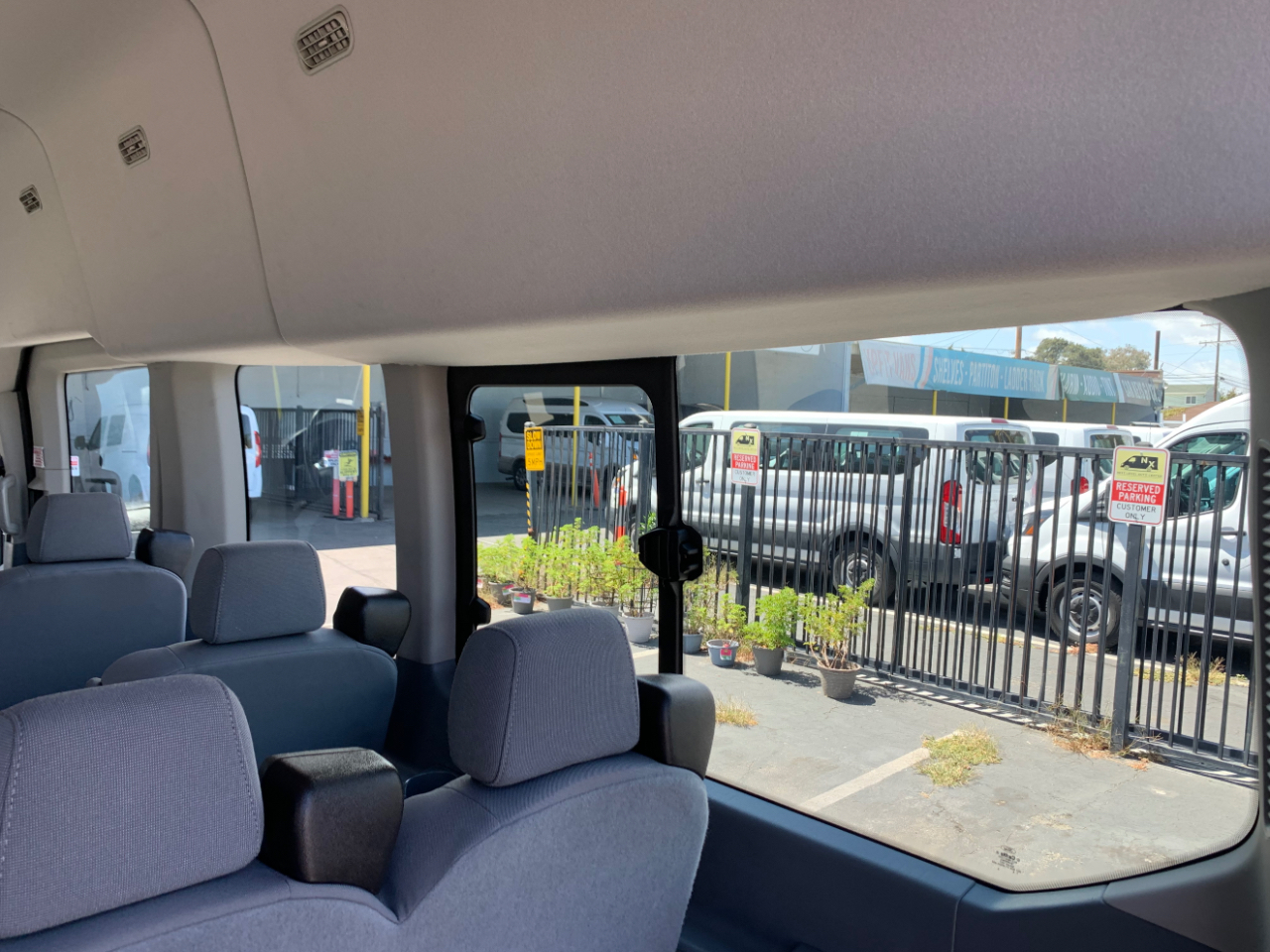 Ford Transit Wagon T-350 148" EL High Roof XLT Sliding RH Dr DRW 2017