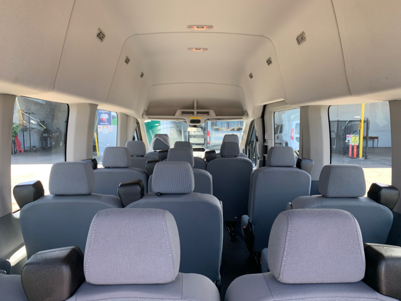 Ford Transit Wagon T-350 148" EL High Roof XLT Sliding RH Dr DRW 2017