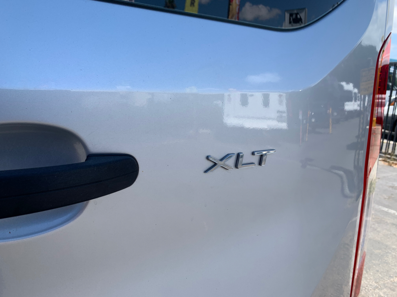 Ford Transit Wagon T-350 148" EL High Roof XLT Sliding RH Dr DRW 2017