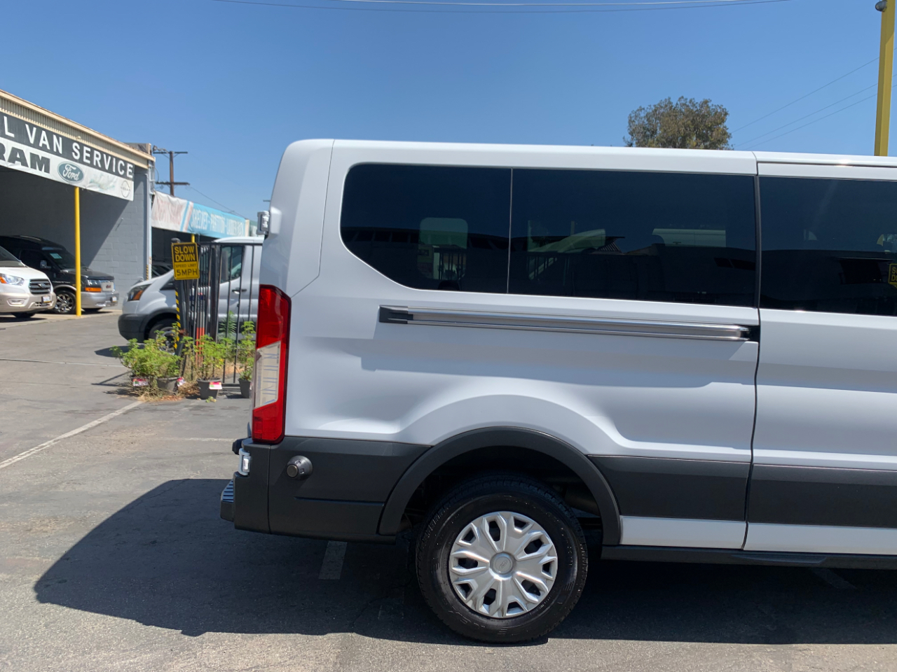 Ford Transit Wagon T-350 148" Low Roof XLT Sliding RH Dr 2016