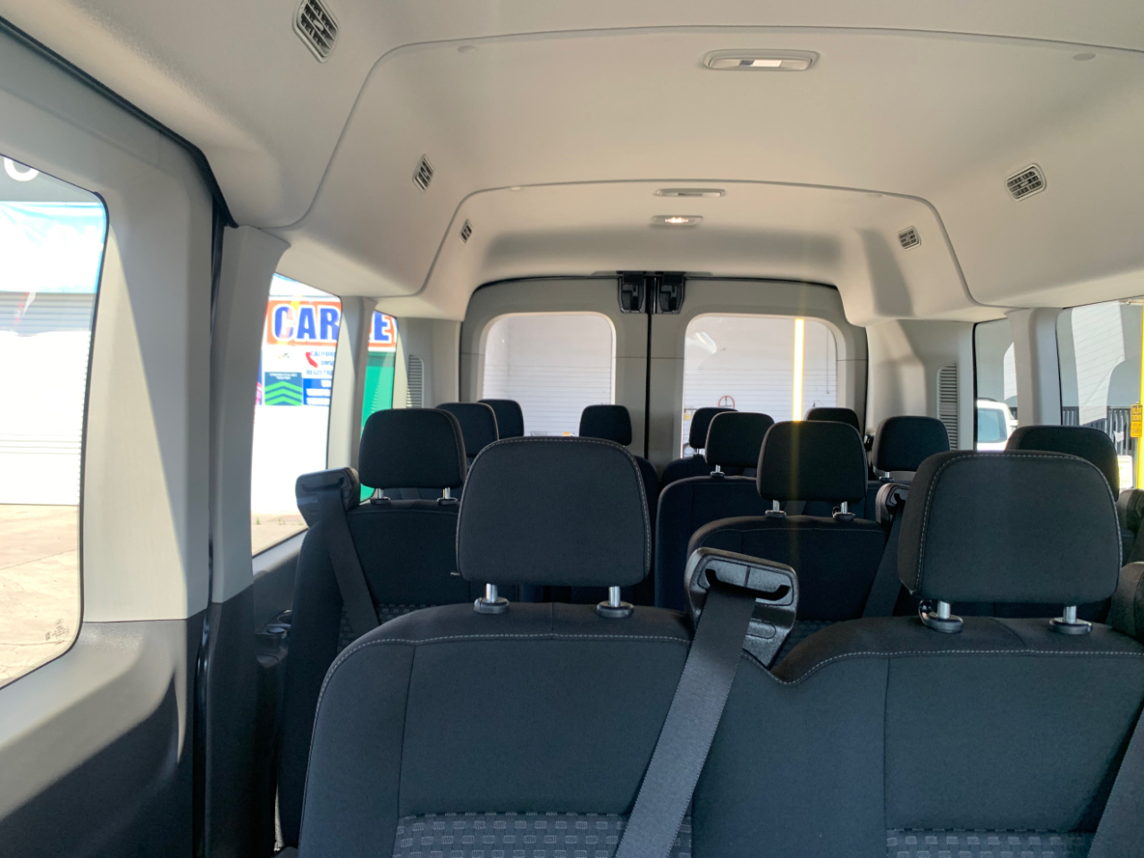 Ford Transit Passenger Wagon T-350 148" Med Roof XLT RWD 2022