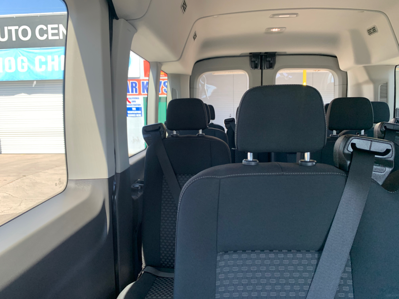 Ford Transit Passenger Wagon T-350 148" Med Roof XLT RWD 2022