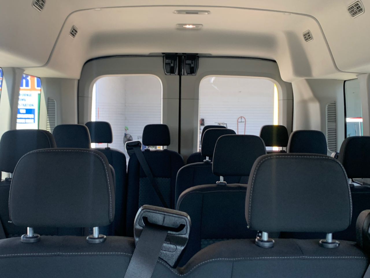 Ford Transit Passenger Wagon T-350 148" Med Roof XLT RWD 2022
