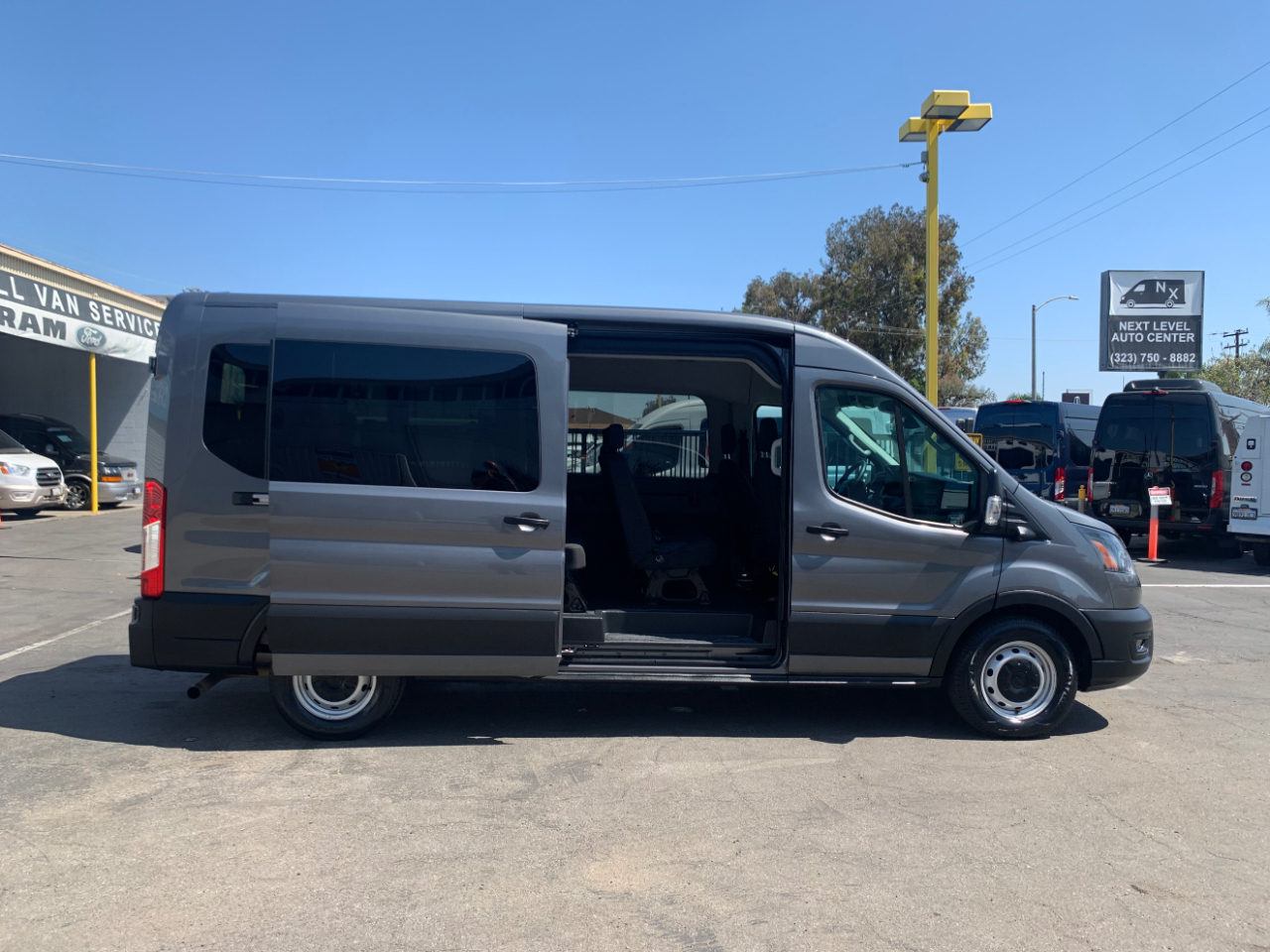 Ford Transit Passenger Wagon T-350 148" Med Roof XLT RWD 2022