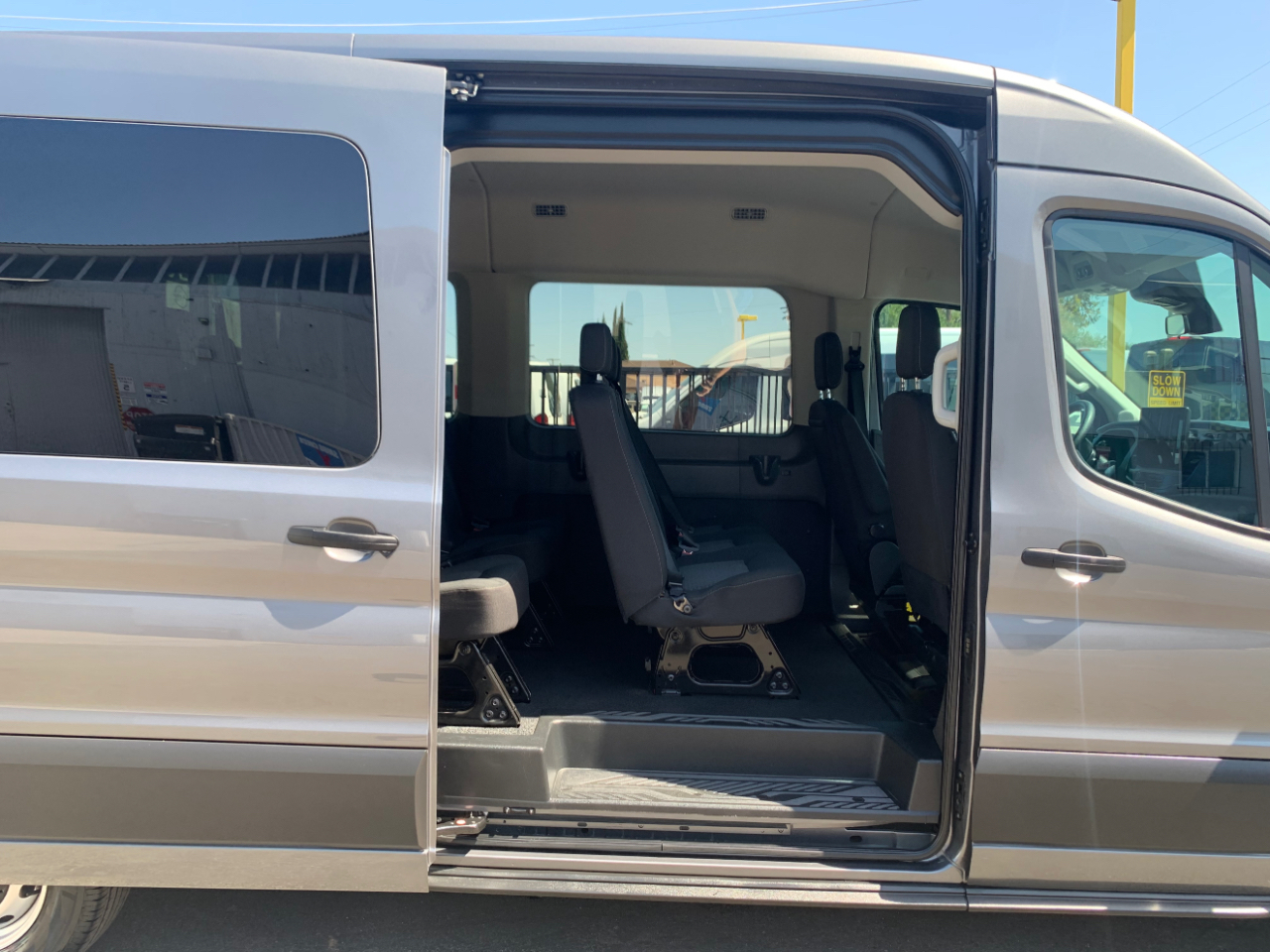 Ford Transit Passenger Wagon T-350 148" Med Roof XLT RWD 2022