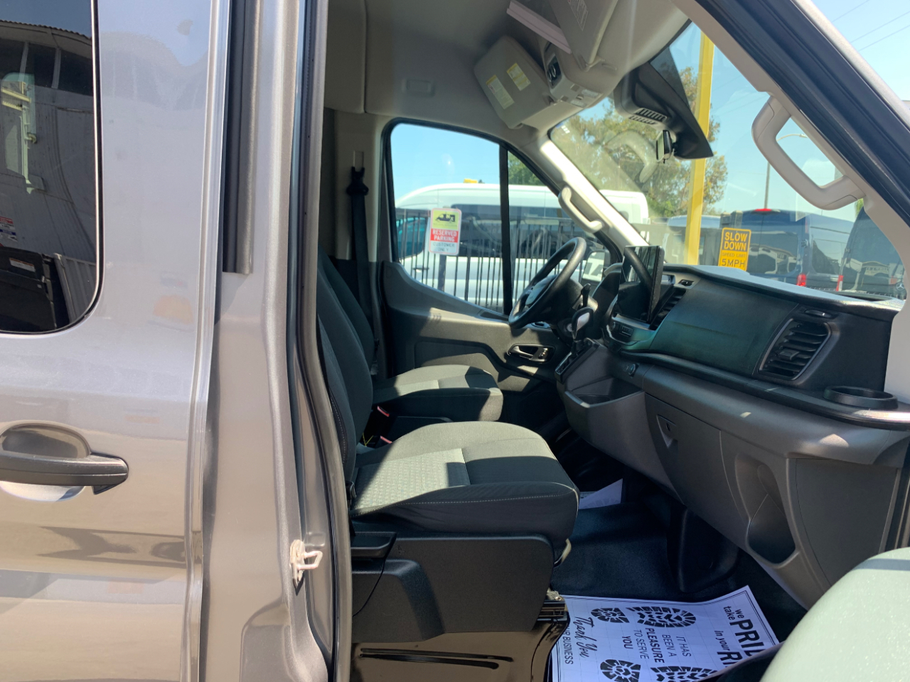 Ford Transit Passenger Wagon T-350 148" Med Roof XLT RWD 2022