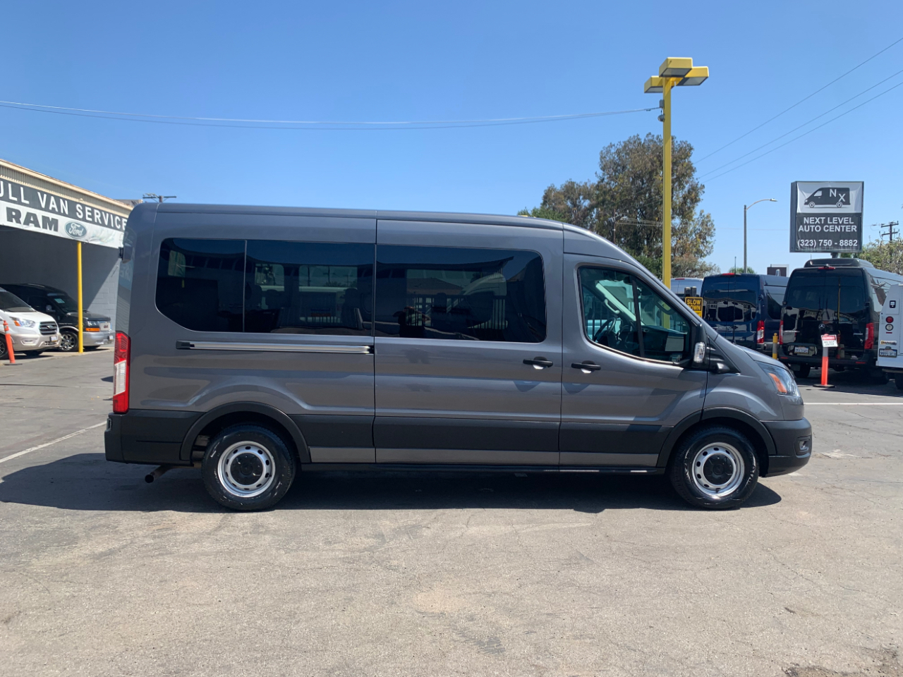 Ford Transit Passenger Wagon T-350 148" Med Roof XLT RWD 2022