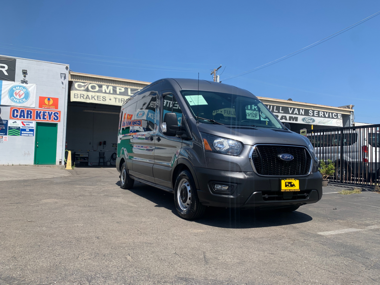 Ford Transit Passenger Wagon T-350 148" Med Roof XLT RWD 2022