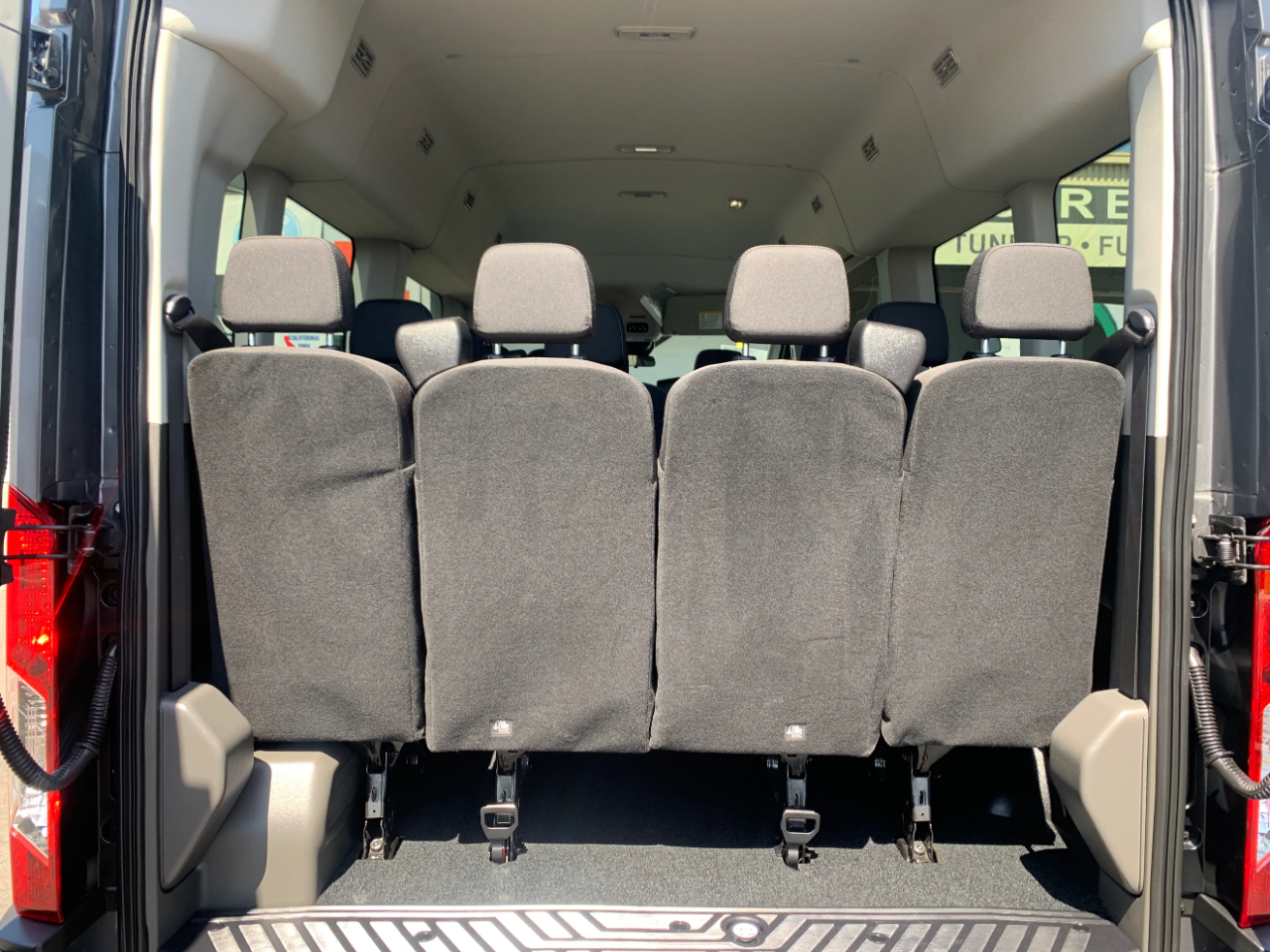 Ford Transit Passenger Wagon T-350 148" Med Roof XLT RWD 2022