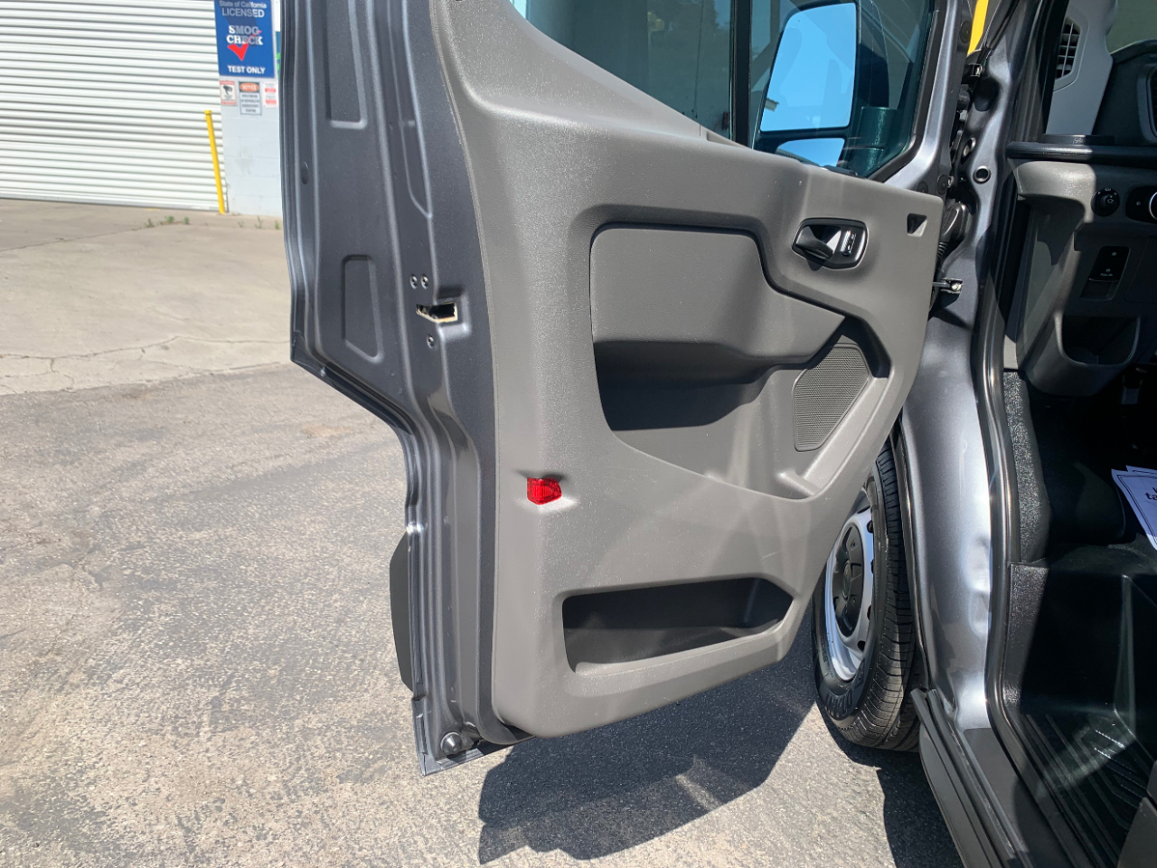 Ford Transit Passenger Wagon T-350 148" Med Roof XLT RWD 2022