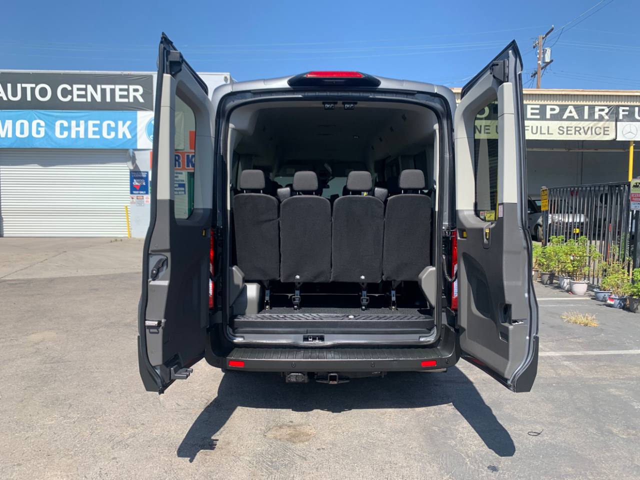 Ford Transit Passenger Wagon T-350 148" Med Roof XLT RWD 2022