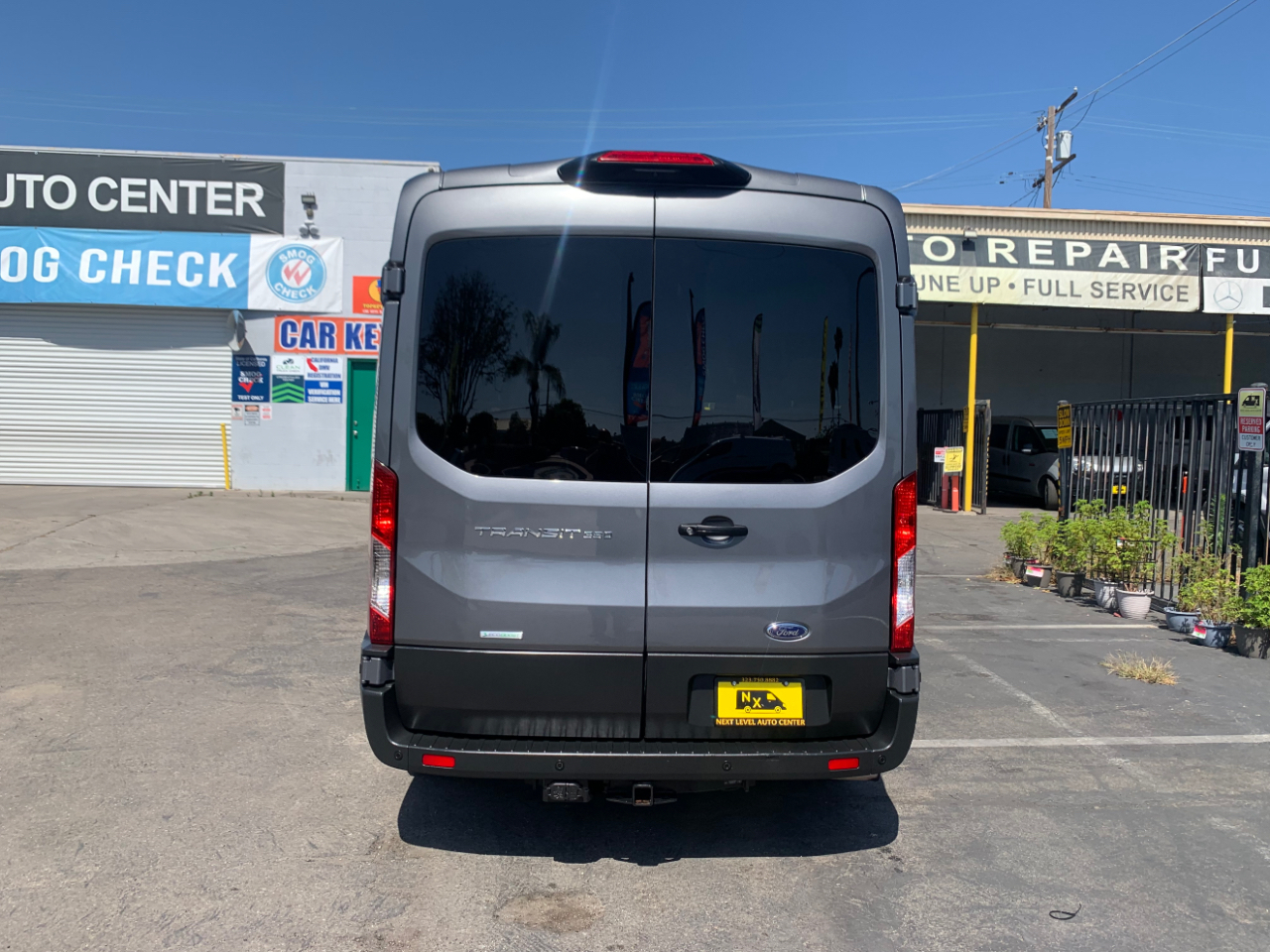 Ford Transit Passenger Wagon T-350 148" Med Roof XLT RWD 2022