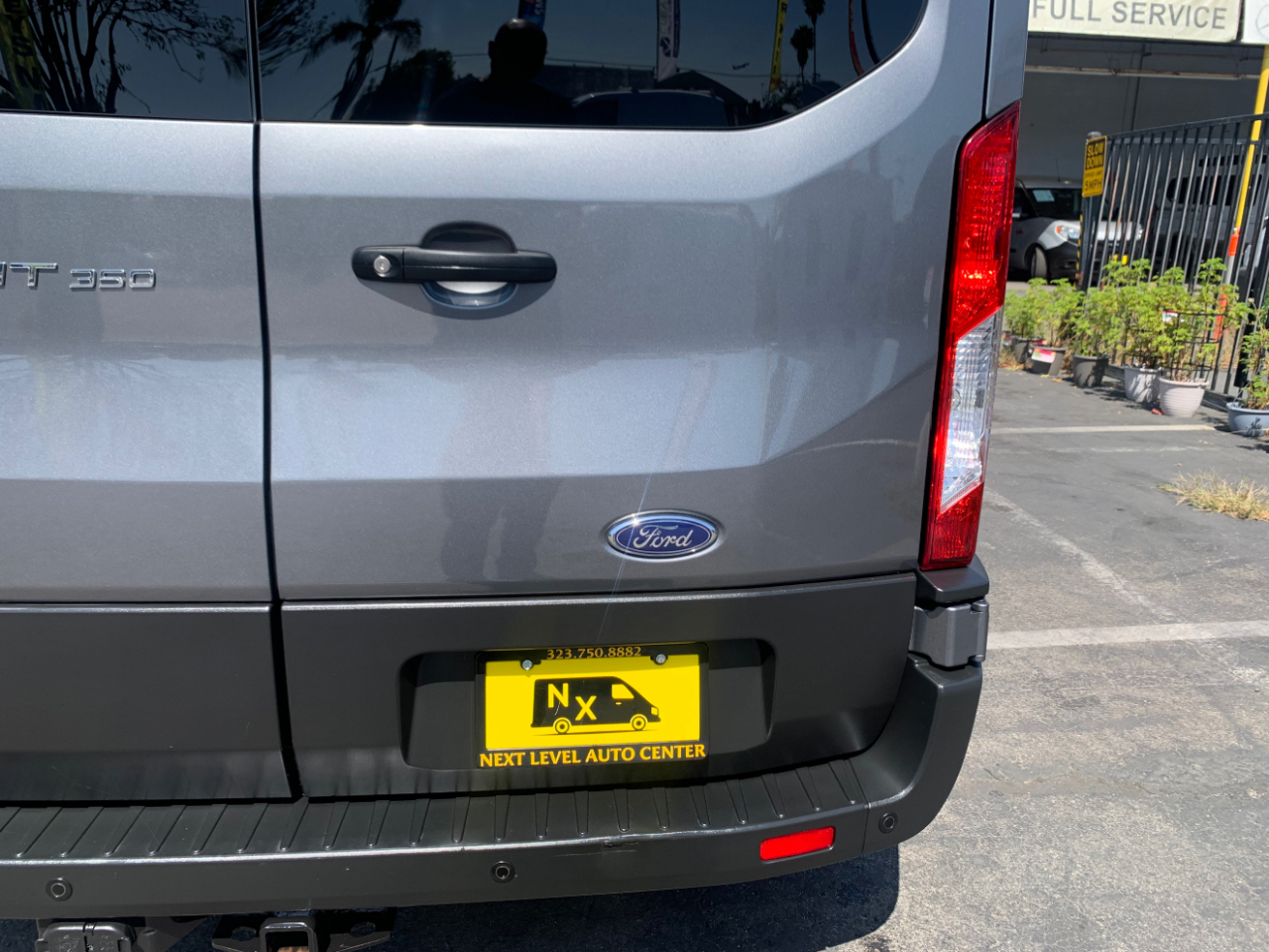 Ford Transit Passenger Wagon T-350 148" Med Roof XLT RWD 2022