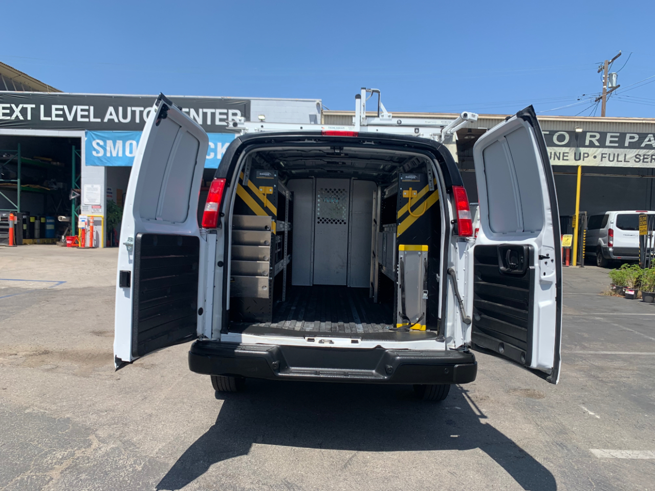 Chevrolet Express Cargo Van RWD 2500 135" 2023