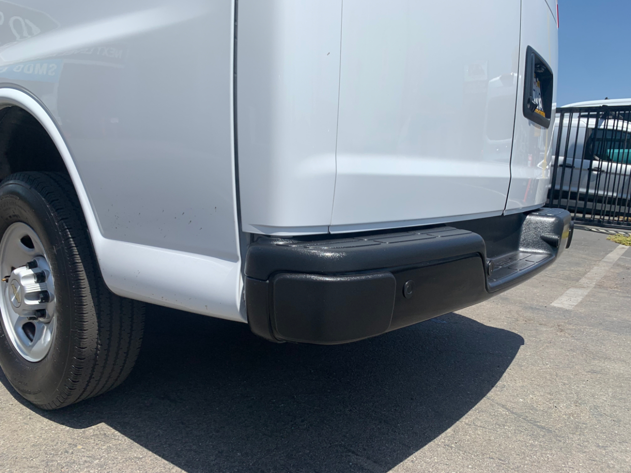 Chevrolet Express Cargo Van RWD 2500 135" 2023