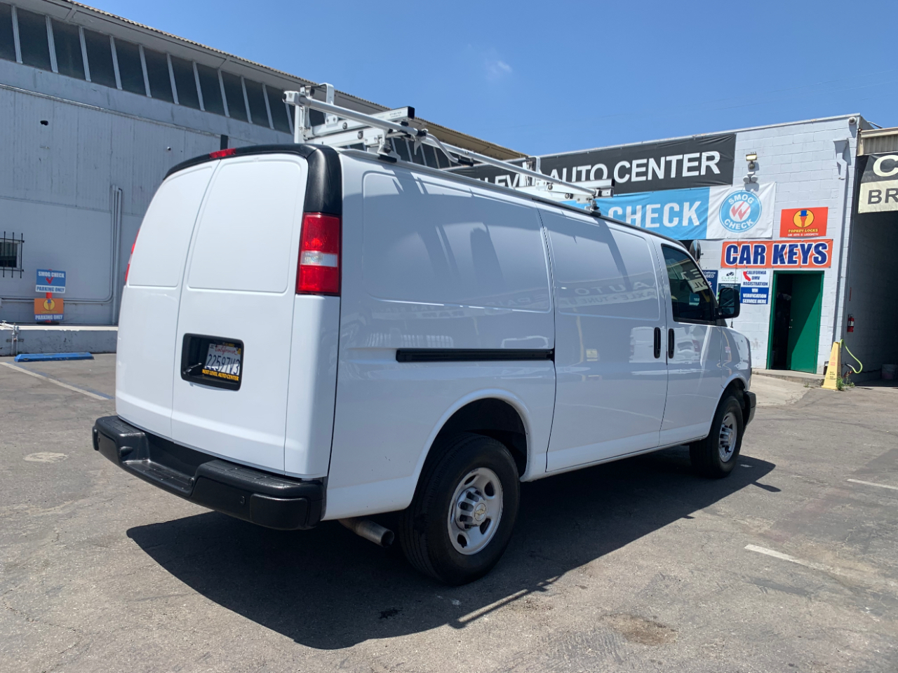 Chevrolet Express Cargo Van RWD 2500 135" 2023