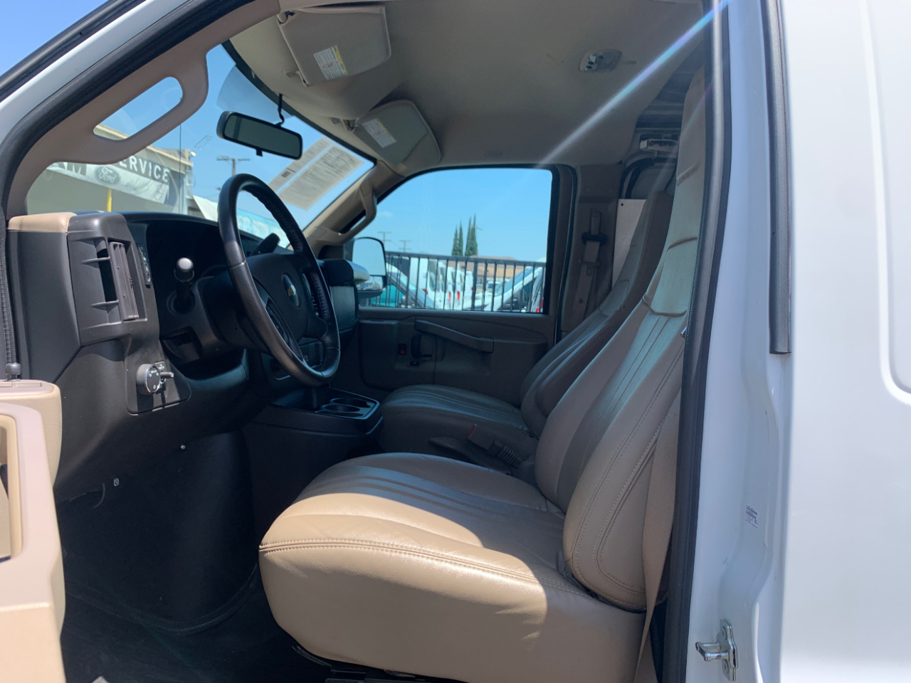 Chevrolet Express Cargo Van RWD 2500 135" 2023