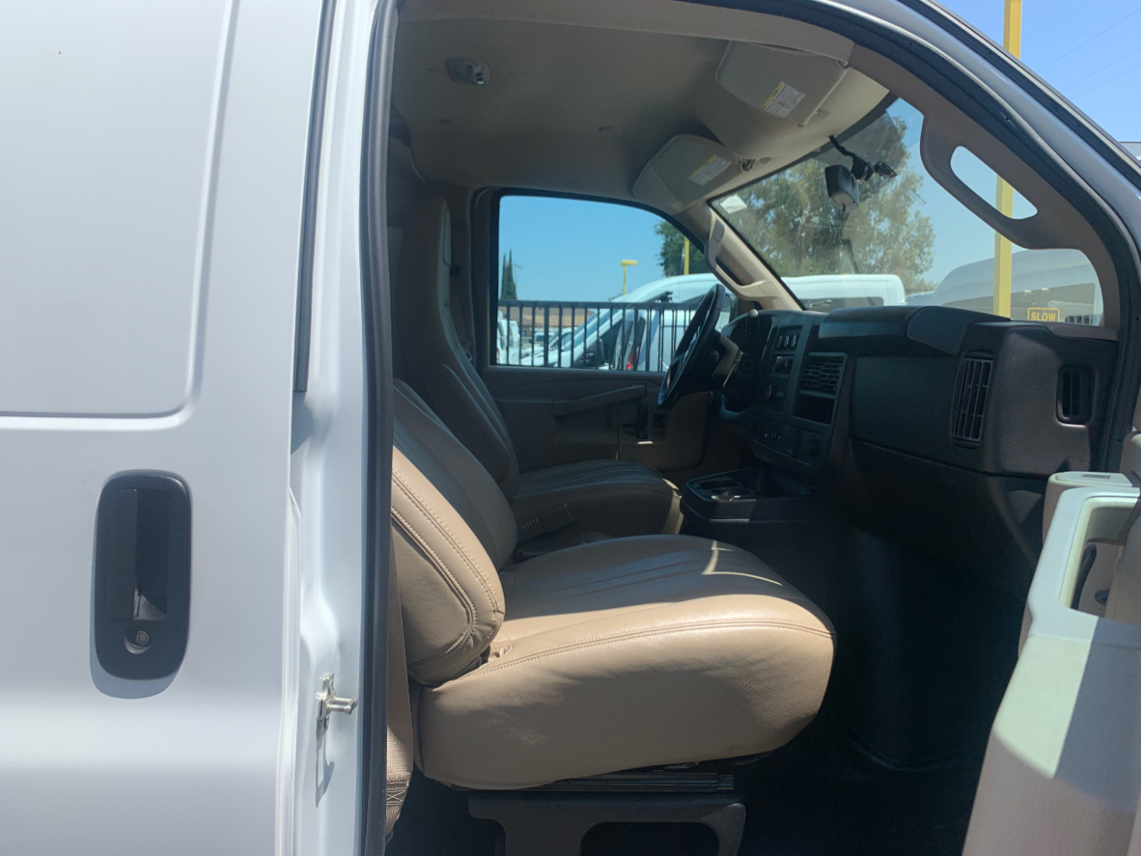 Chevrolet Express Cargo Van RWD 2500 135" 2023