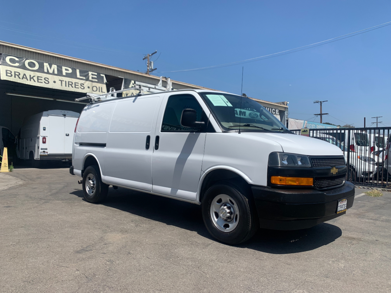 Chevrolet Express Cargo Van RWD 2500 135" 2023