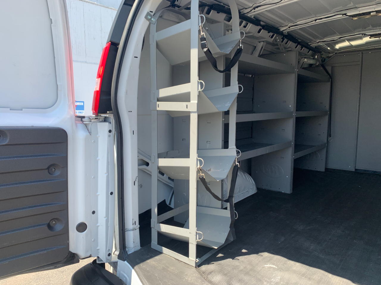 Chevrolet Express Cargo Van RWD 2500 135" 2022